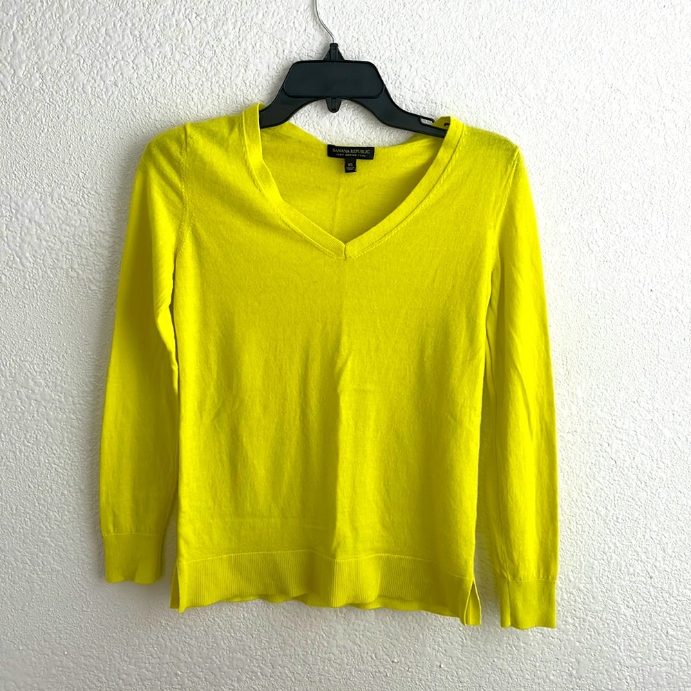 100% wool neon green/yellow sweater, XS